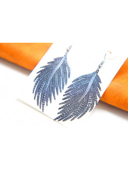 Boucles d'oreilles feuilles courbes noires 