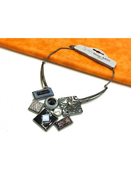 Collier Belle Miss casacade carreaux noir gris 