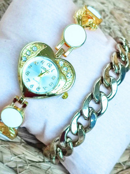 Montre coeur gourmette dorée 