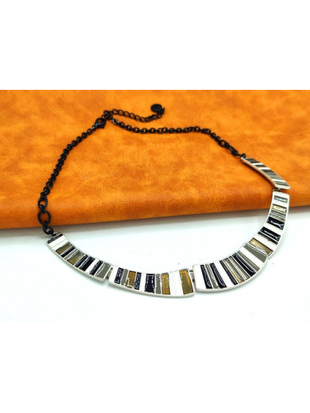 Collier arc émail noir gris blanc 