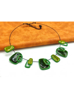 Collier trapèzes émail vert cable noir 