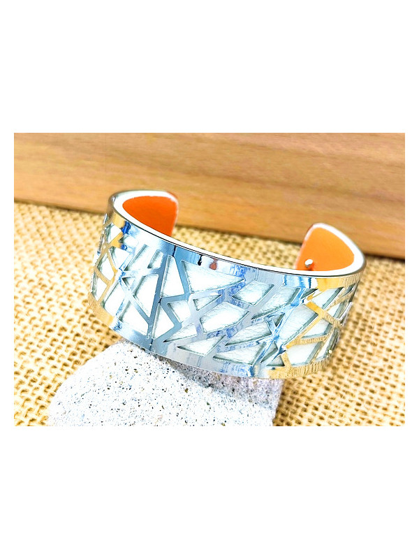 Bracelet design métal fond blanc 