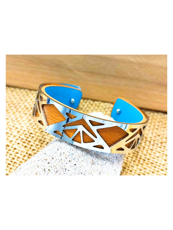 Bracelet métal argent fond marron 