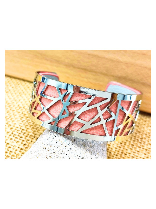 Bracelet métal argent fond rose 