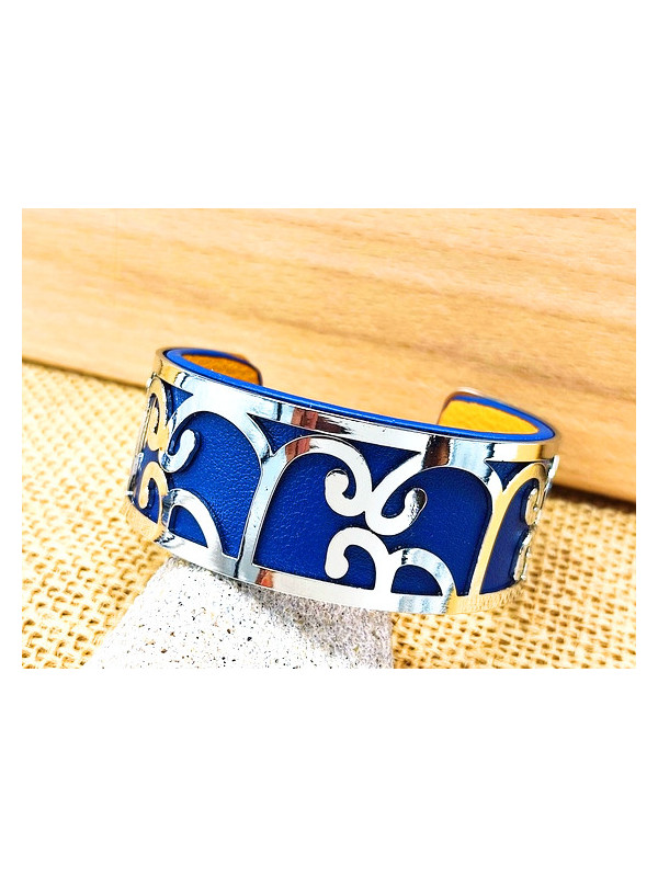 Bracelet bleu roi ornements argentés 