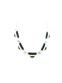 Collier IKITA triangles...